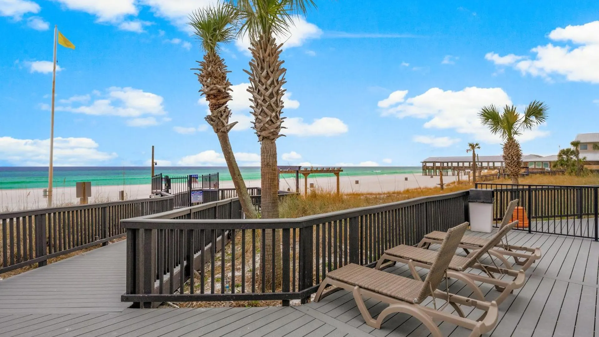 Апартаменты Newly Completely Renovated Beach Condo At Sunbird Resort! Free Beach Chair And Umbrella Service! By Dolce Vita Getaways! Панама-Сити
