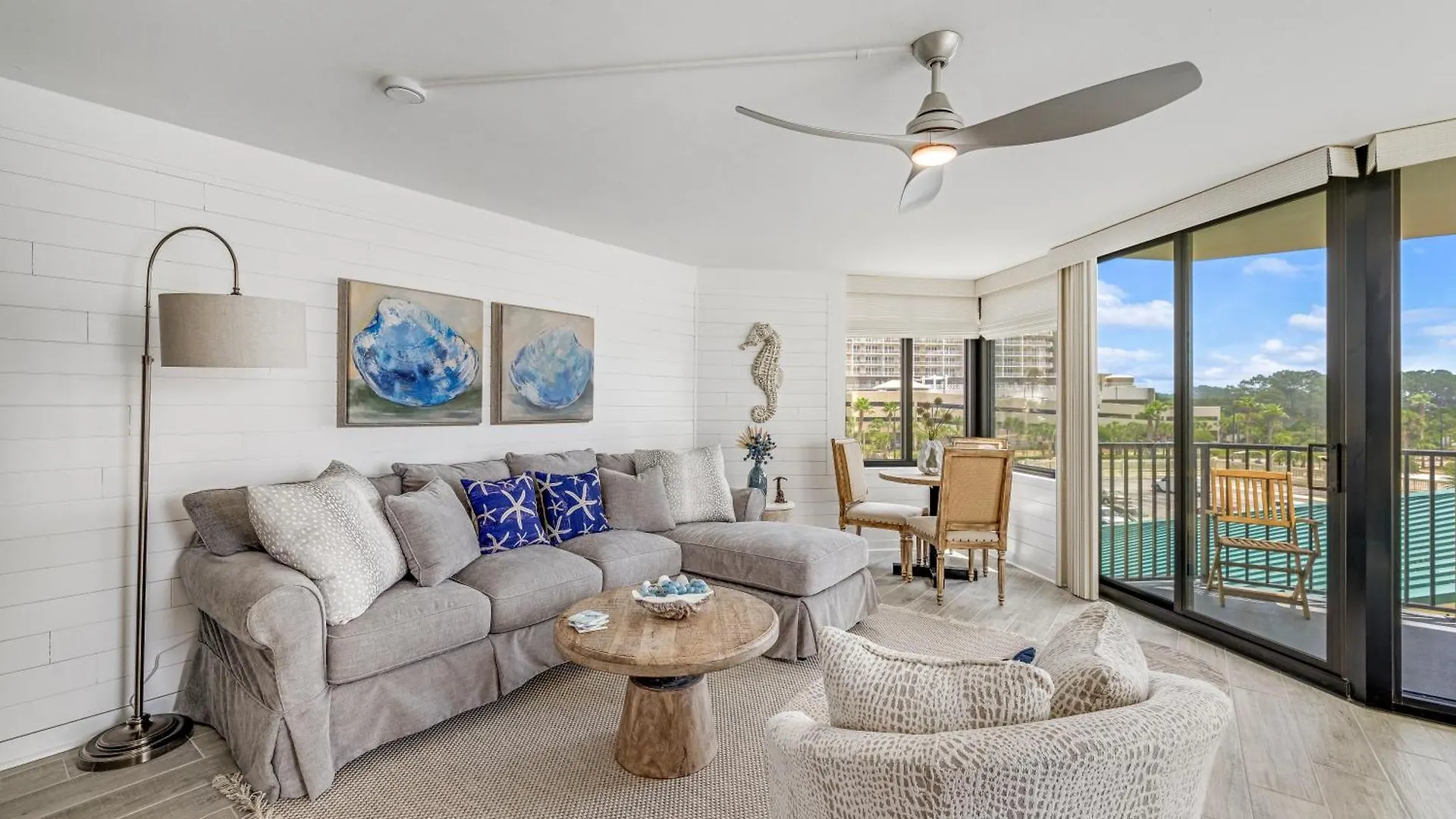 Newly Completely Renovated Beach Condo At Sunbird Resort! Free Beach Chair And Umbrella Service! By Dolce Vita Getaways! Panama City Beach États-Unis
